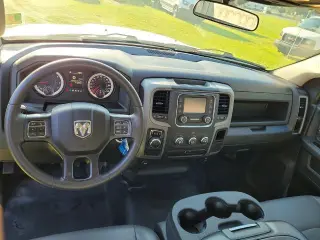 Ram 1500 Classic 2023 4x2 Tradesman 2dr Regular Cab Camión de caja larga LB
