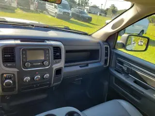 Ram 1500 Classic 2023 4x2 Tradesman 2dr Regular Cab Camión de caja larga LB