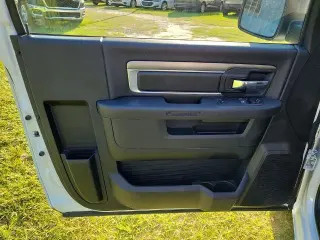 Ram 1500 Classic 2023 4x2 Tradesman 2dr Regular Cab Camión de caja larga LB