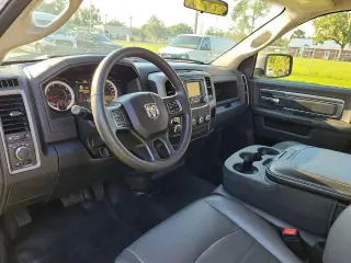 Ram 1500 Classic 2023 4x2 Tradesman 2dr Regular Cab Camión de caja larga LB