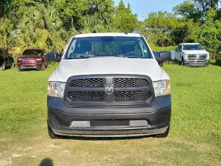 Ram 1500 Classic 2023 4x2 Tradesman 2dr Regular Cab Camión de caja larga LB