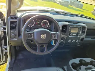 Ram 1500 Classic 2023 4x2 Tradesman 2dr Regular Cab Camión de caja larga LB