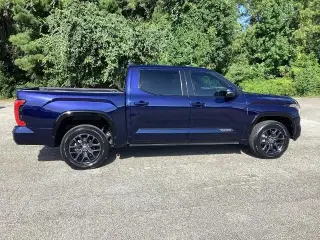 Toyota Tundra 2023 4x4 Platinum 4p CrewMax Cab Pickup SB