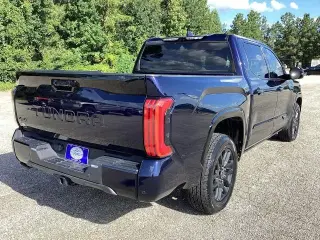 Toyota Tundra 2023 4x4 Platinum 4p CrewMax Cab Pickup SB