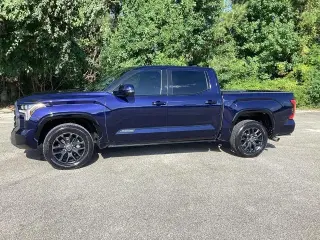 Toyota Tundra 2023 4x4 Platinum 4p CrewMax Cab Pickup SB