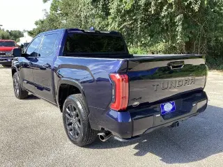 Toyota Tundra 2023 4x4 Platinum 4p CrewMax Cab Pickup SB
