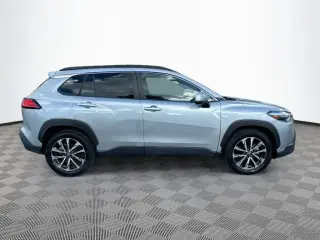 Toyota Corolla Cross 2024 AWD XLE 4p Crossover