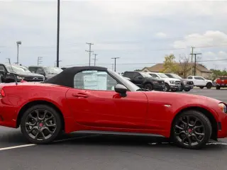 FIAT 124 Spider 2017 Abarth 2p Convertible