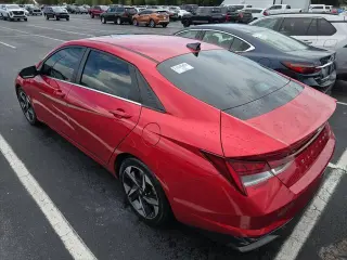 Hyundai ELANTRA 2022 Limited 4p Sedan