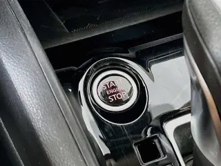 Nissan Versa 2024 SR 4p Sedan
