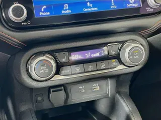 Nissan Versa 2024 SR 4p Sedan