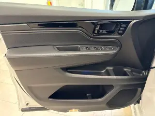 Honda Odyssey 2024 Touring Miniván de 4 puertas