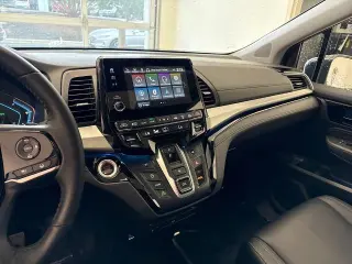 Honda Odyssey 2024 Touring Miniván de 4 puertas