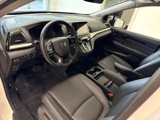 Honda Odyssey 2024 Touring Miniván de 4 puertas