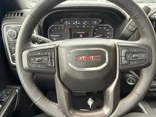 GMC Sierra 1500 Limited 2022 4x4 AT4 Cabina Crew Cab de 4 puertas y caja corta de 5.8 pies
