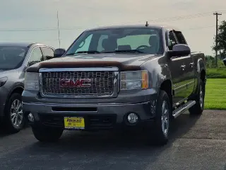 GMC Sierra 1500 2013 4x4 SLT Cabina Doble 4 pnas. Cama Corta de 5.8 pies