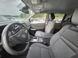 Nissan Frontier 2024 4x4 SV Cabina Doble 4 puestas Caja Corta de 5 pies