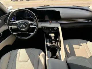 Hyundai ELANTRA Hybrid 2023 Sedán de 4 puertas