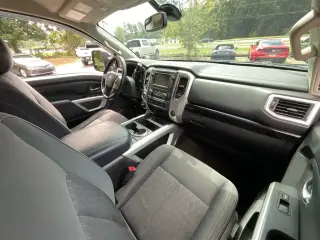 Nissan Titan XD 2019 4x4 S 4dr Crew Cab