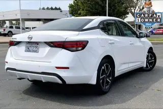 Sedán de 4 puertas Nissan Sentra SV 2025