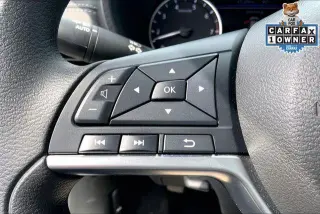 Sedán de 4 puertas Nissan Sentra SV 2025