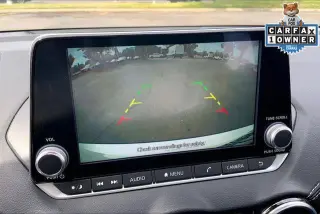 Sedán de 4 puertas Nissan Sentra SV 2025