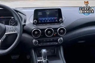 Sedán de 4 puertas Nissan Sentra SV 2025