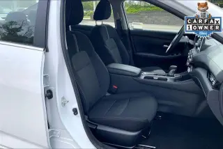 Sedán de 4 puertas Nissan Sentra SV 2025