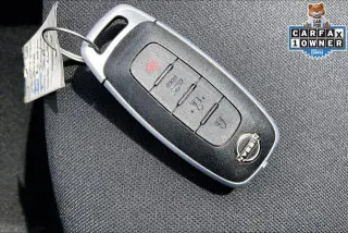 Sedán de 4 puertas Nissan Sentra SV 2025