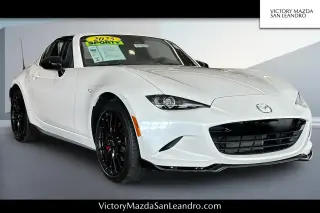 Mazda MX-5 Miata RF Club 2dr Convertible 2025