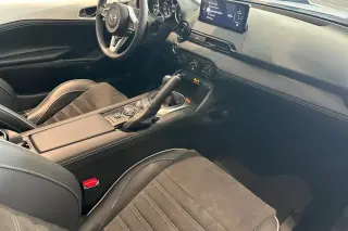 Mazda MX-5 Miata RF Club 2dr Convertible 2025