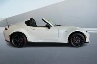 Mazda MX-5 Miata RF Club 2dr Convertible 2025
