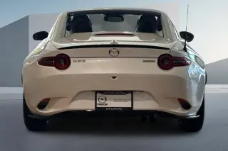 Mazda MX-5 Miata RF Club 2dr Convertible 2025