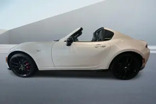 Mazda MX-5 Miata RF Club 2dr Convertible 2025