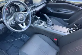 Mazda MX-5 Miata 2018 Club 2 puertas Descapotable 6M