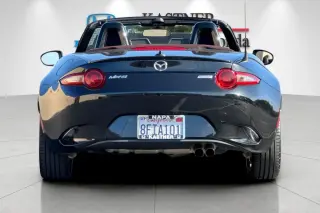 Mazda MX-5 Miata 2018 Club 2 puertas Descapotable 6M