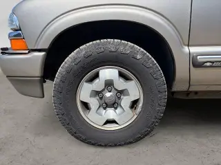 Chevrolet Blazer 2002 LS 4WD 4p SUV