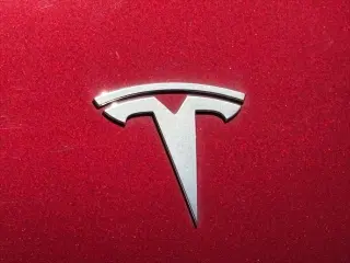 Tesla Model 3 2025 Long Range 4p Fastback