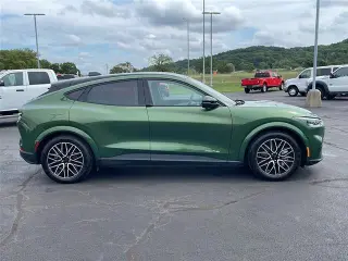 Ford Mustang Mach-E 2025 AWD Premium 4p SUV