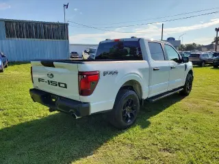 Ford F-150 2024 4x4 STX 4p SuperCrew 5.5 pies SB