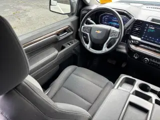 Chevrolet Silverado 1500 2023 4x4 LT 4dr Crew Cab 5.8 ft. SB con 1LT