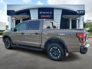 Nissan Titan 2021 4x4 PRO-4X 4dr Crew Cab 5.6 ft. SB