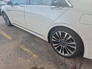 Lincoln Continental 2018 AWD Reserve 4p Sedan