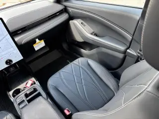 Ford Mustang Mach-E 2025 Select SUV 4p.