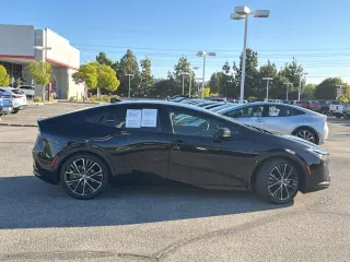 Toyota Prius 2024 AWD LE 4p Hatchback