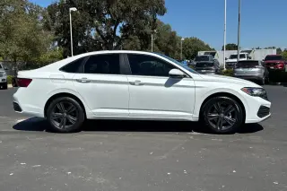 Volkswagen Jetta 2024 SE 4dr Sedan