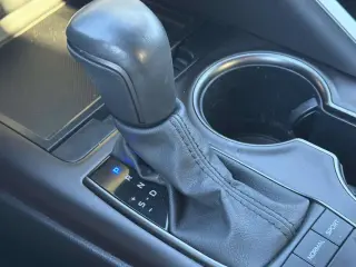 Toyota Camry 2024 SE 4p Sedan