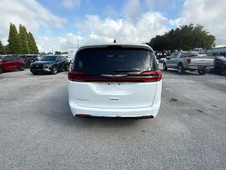Chrysler Pacifica 2025 Select 4dr Mini-Van