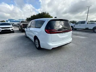 Chrysler Pacifica 2025 Select 4dr Mini-Van