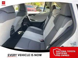 Toyota RAV4 2024 XLE 4p SUV